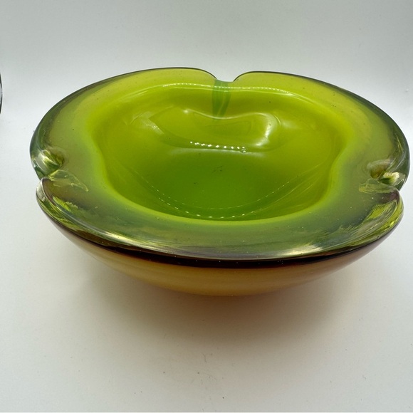 Vintage Heavy Green Glass Ashtray MCM Mad Men Retro Classic 50s - Picture 3 of 8